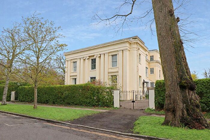 1 Bedroom Flat To Rent In Pittville Lawn, Cheltenham, Gloucestershire, GL52