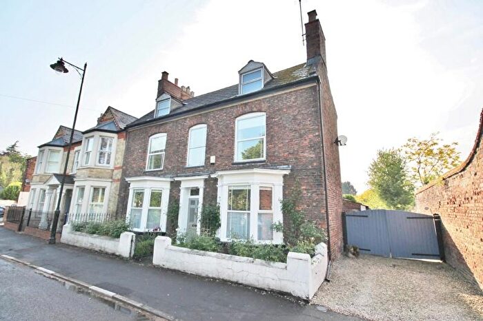 5 Bedroom Semi-Detached House For Sale In Cowbit Road, Spalding, Lincolnshire, PE11
