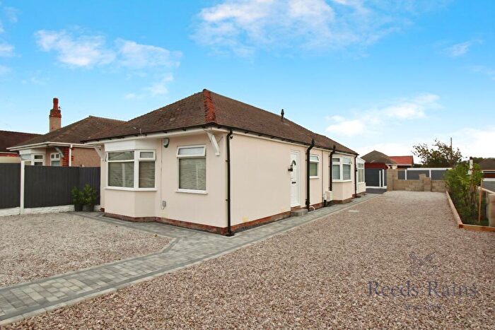 3 Bedroom Bungalow For Sale In Doren Avenue, Rhyl, Denbighshire, LL18
