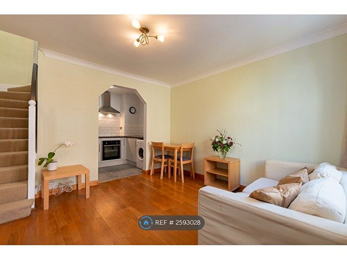 1 Bedroom Flat To Rent In Durham Road, London, SW20
