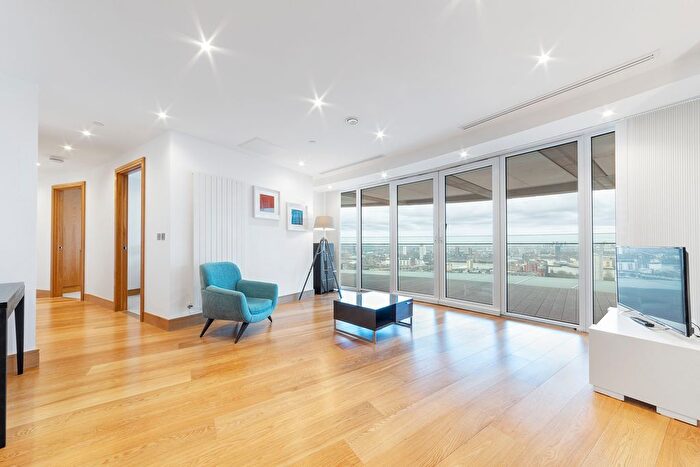 3 Bedroom Flat To Rent In Arena Tower, Crossharbour Plaza, Canary Wharf, London, E14