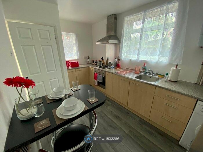 2 Bedroom Semi-Detached House To Rent In Greyshiels Avenue, Leeds, LS6