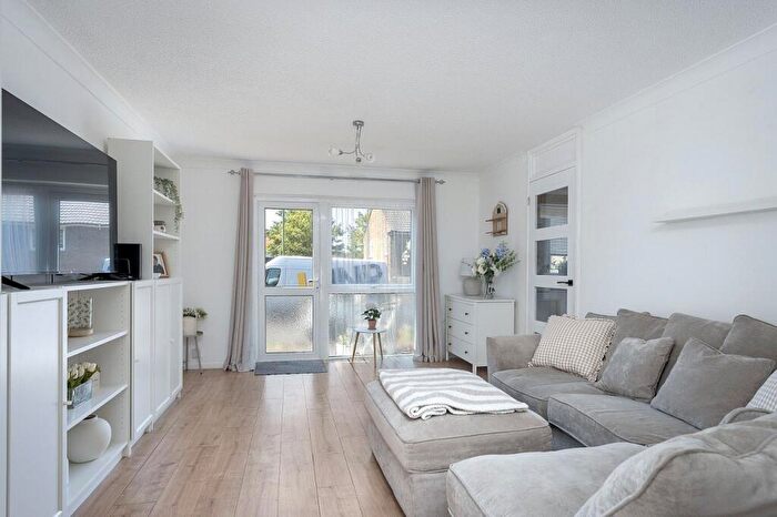 2 Bedroom Apartment For Sale In Relko Gardens, Sutton, SM1