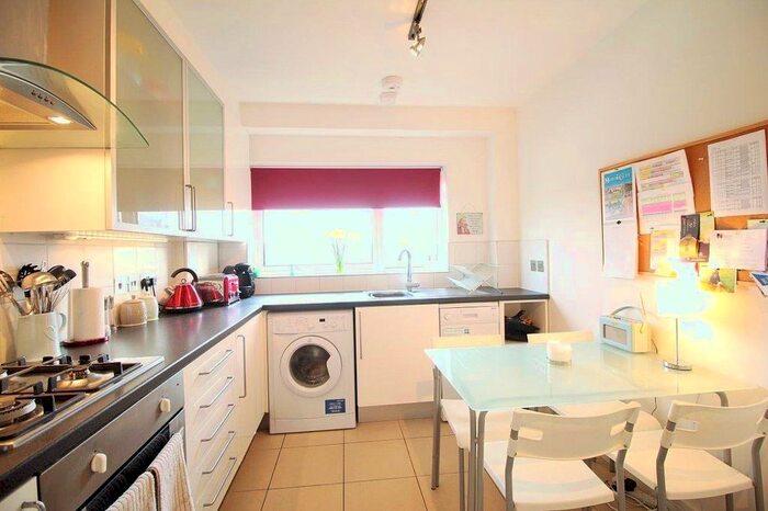 1 Bedroom Flat To Rent In Danescroft, 21 Torrington Park, North Finchley, London N12