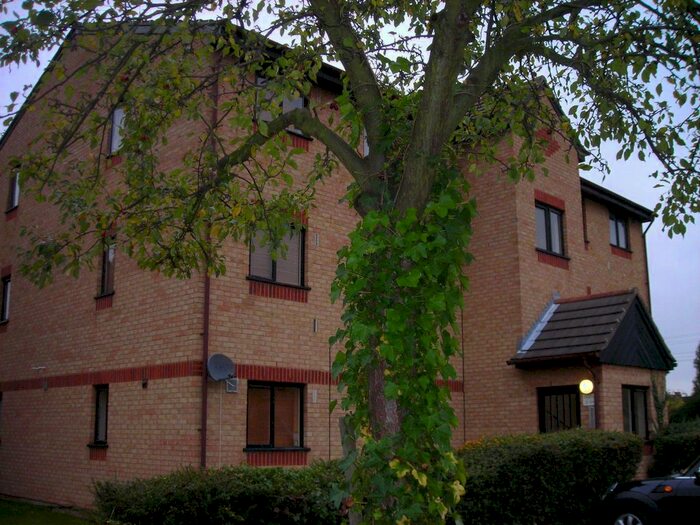 Studio To Rent In Fielders Close, Enfield EN1