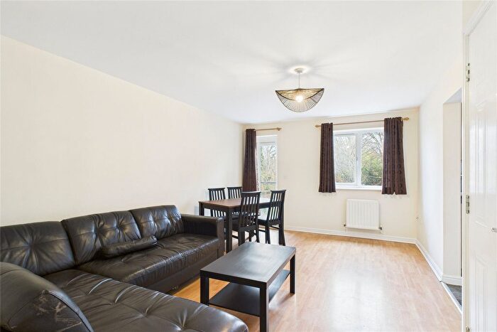 2 Bedroom Flat To Rent In Capital Point, Temple Place, Reading, Berkshire, RG1
