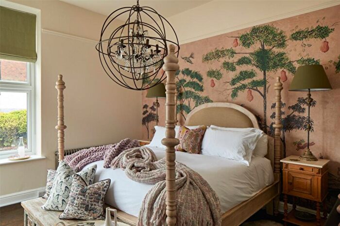 1 Bedroom Apartment For Sale In Flat Hillcrest, Midhurst, West Sussex, GU29