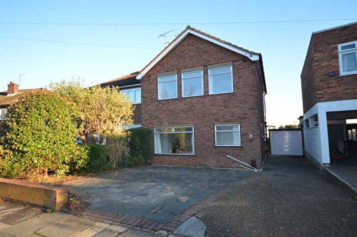 3 Bedroom Semi Detached House For Sale In Forth Road, Upminster, RM14