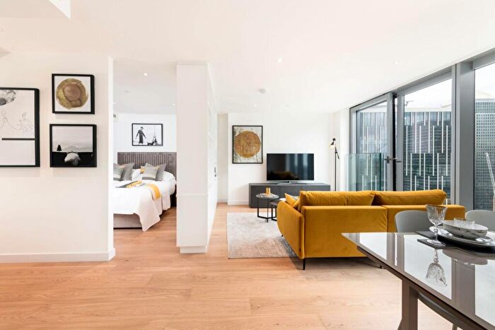 Studio For Sale In Landmark Pinnacle, Westferry Road, E14