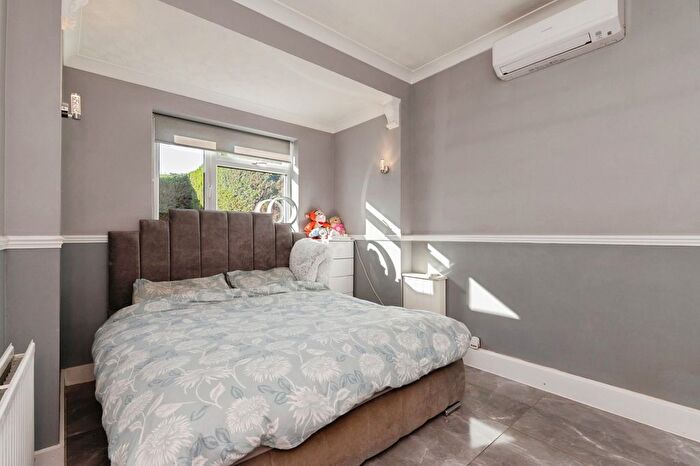 3 Bedroom Bungalow For Sale In Hertford Drive, Fobbing, Stanford Le Hope, Essex, SS17