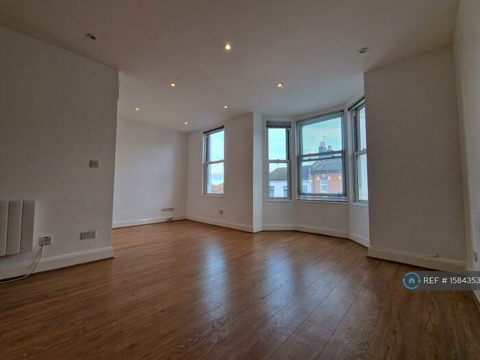 1 Bedroom Flat To Rent In Elmdene Road, London, SE18