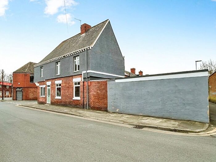 2 Bedroom End Of Terrace House For Sale In Lockwood Road, Goldthorpe, Rotherham, S63