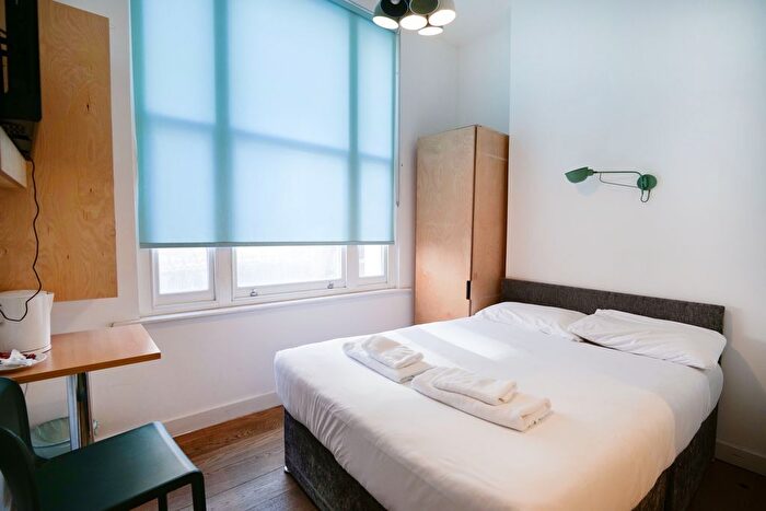 Studio To Rent In Philbeach Gardens, Earls Court, London, SW5