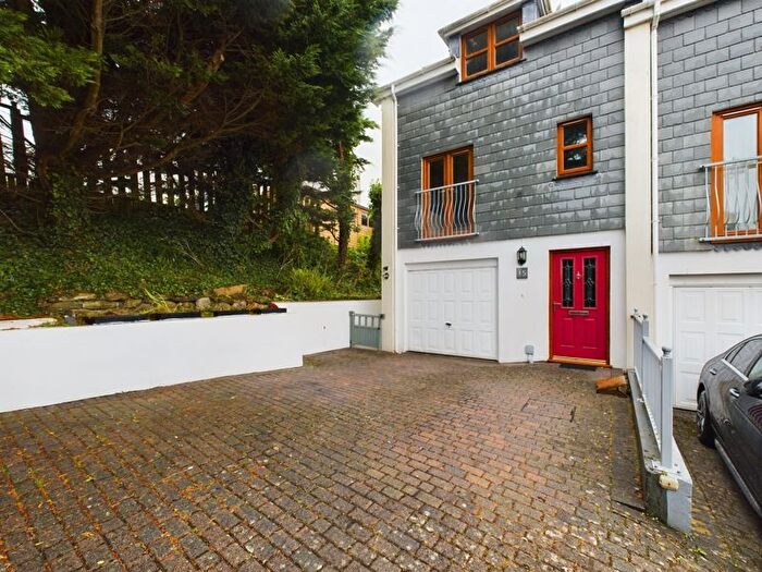 3 Bedroom Property To Rent In Flints Court, Falmouth, TR11