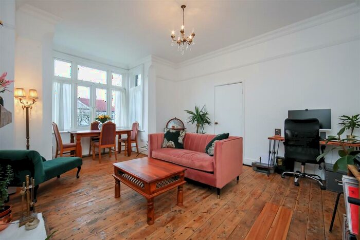 2 Bedroom Apartment To Rent In Firs Lodge, Montalt Road, Woodford Green, IG8