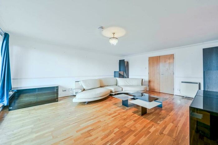 2 Bedroom Flat To Rent In Glaisher Street, Greenwich, London, SE8