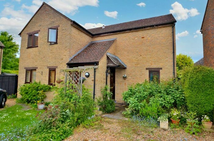 1 Bedroom Semi-Detached House For Sale In West Lane, Emberton, MK46
