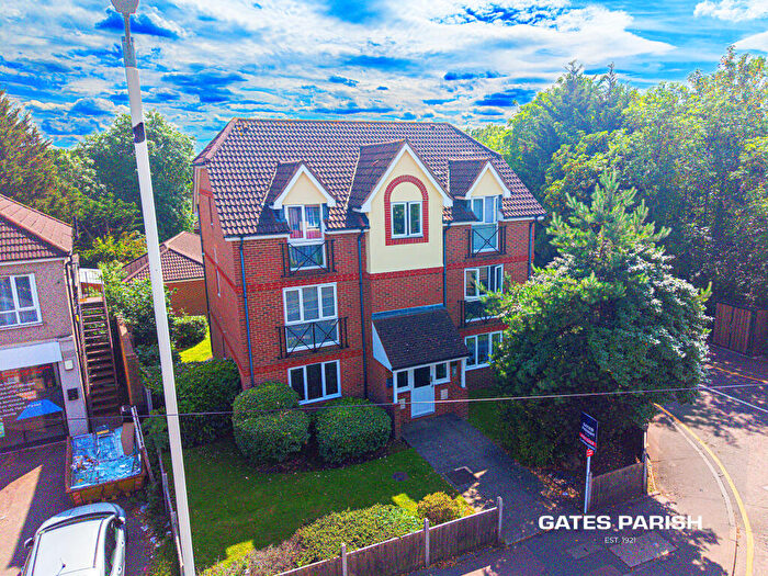 1 Bedroom Flat For Sale In St. Marys Lane, Upminster, RM14