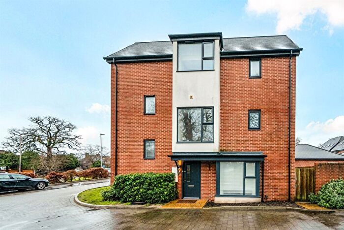 4 Bedroom Detached House To Rent In Presentation Way, Reading, RG30