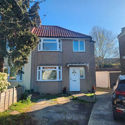 3 Bedroom Property To Rent In Maida Way, London, E4