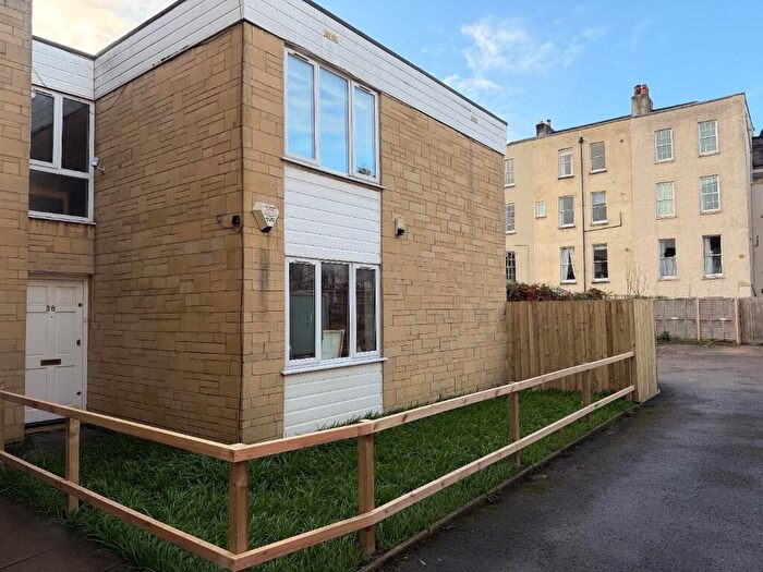 5 Bedroom Link Detached House To Rent In St. Matthews Road, Bristol, BS6