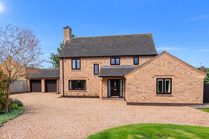 4 Bedroom Detached House For Sale In The Paddocks, Orlingbury, NN14