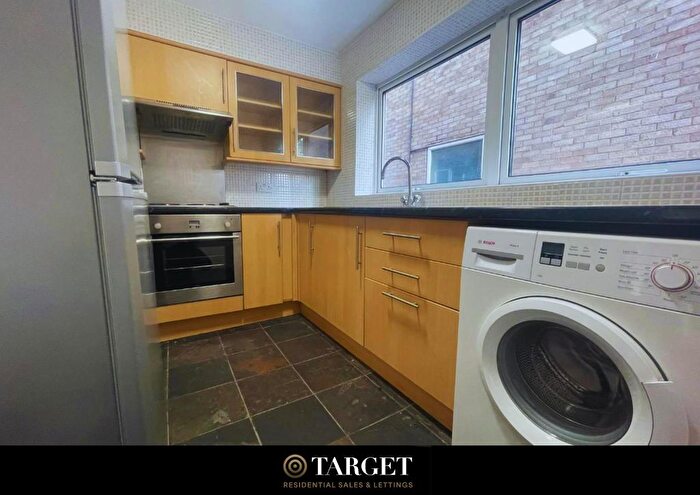 1 Bedroom Flat To Rent In Crossbrook Court, Cheshunt, EN8