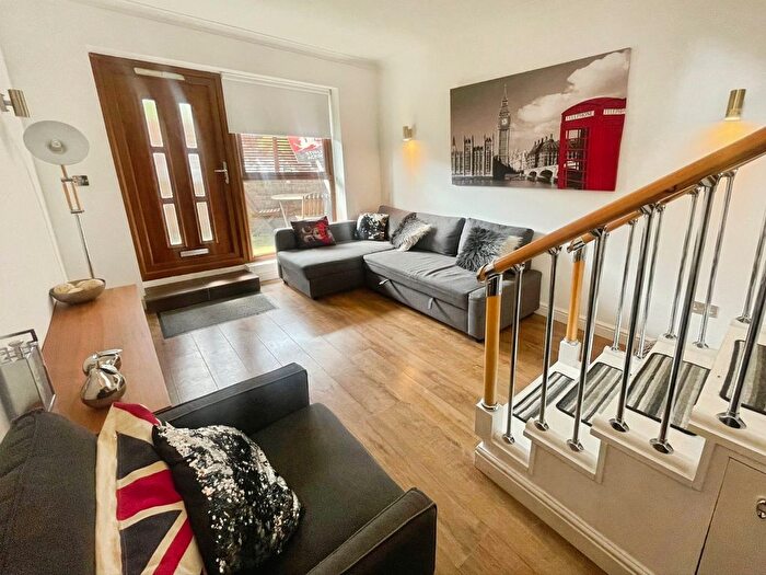 1 Bedroom Detached House To Rent In Barking Road, London, E13
