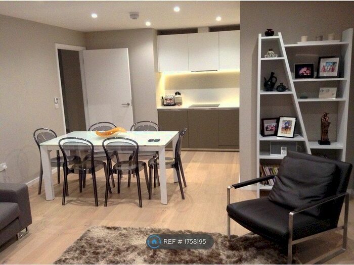 2 Bedroom Flat To Rent In Balham Hill, London, SW12