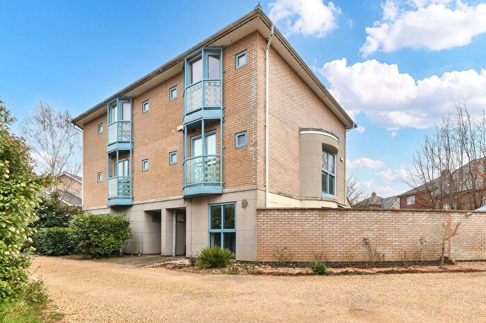 4 Bedroom End Of Terrace House For Sale In Hurdles Way, Duxford, CB22