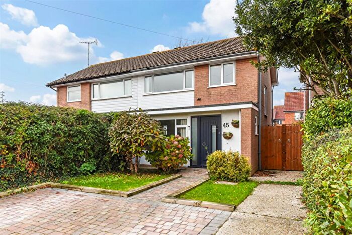 3 Bedroom Semi-Detached House For Sale In Fordwater Gardens, Yapton, BN18