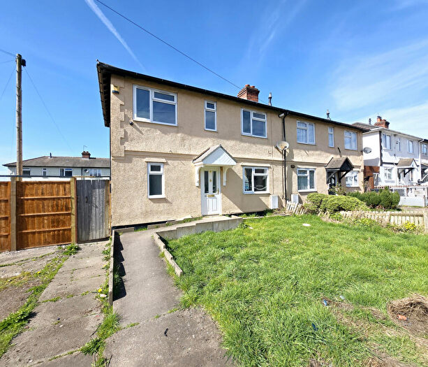 3 Bedroom Semi-Detached House To Rent In Fullwood Crescent, Dudley, West Midlands, DY2