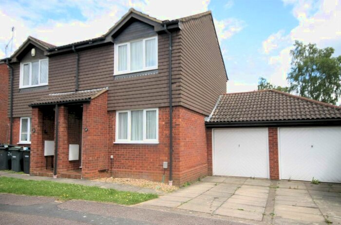 2 Bedroom Semi-Detached House To Rent In Tylers Mead, Bushmead, Luton, LU2