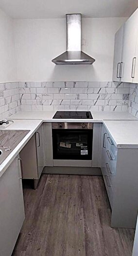 2 Bedroom Flat To Rent In Cowbridge Road East, Cardiff(City), CF5