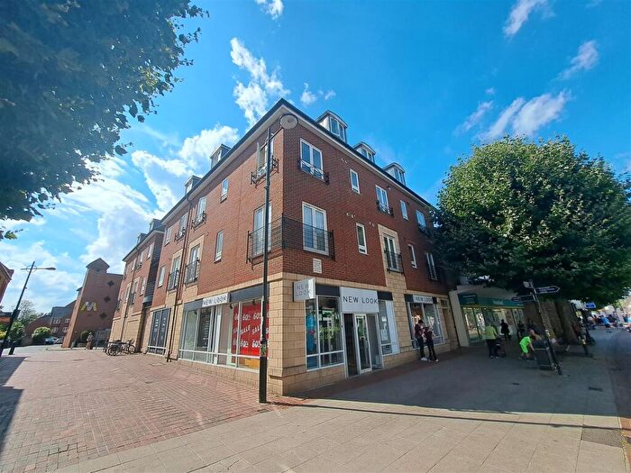 2 Bedroom Apartment For Sale In West Street, Havant, PO9