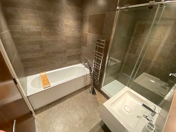 3 Bedroom Flat To Rent In Deansgate, Manchester, Greater Manchester, M3