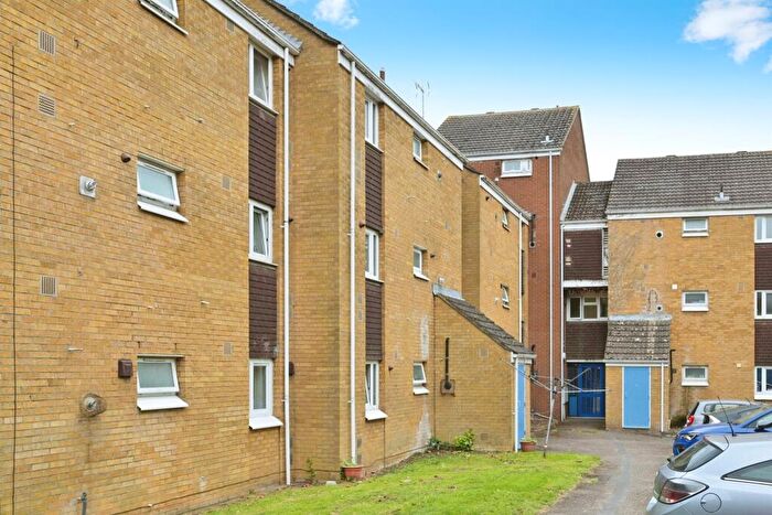 1 Bedroom Flat For Sale In Lawrence Court, Northampton, NN1