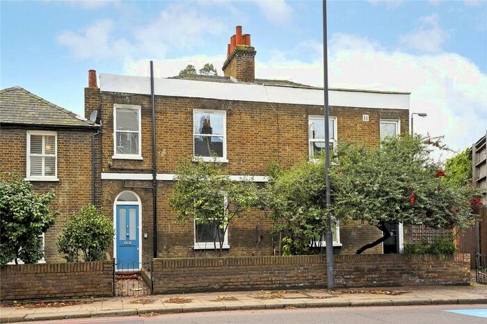 3 Bedroom Semi-Detached House To Rent In Fairfield Street, Wandsworth, SW18