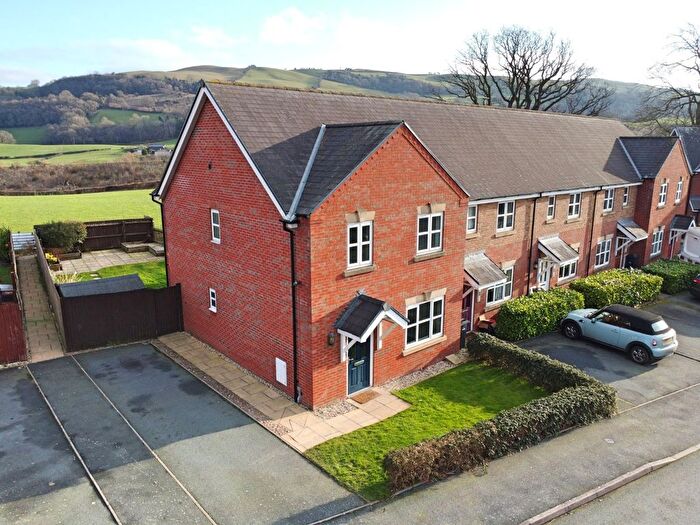 3 Bedroom End Of Terrace House For Sale In Meadow View, Newtown, Powys, SY16