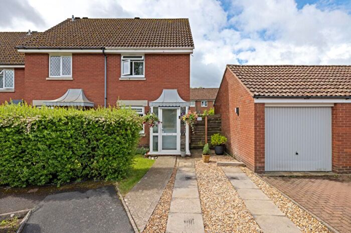 3 Bedroom End Of Terrace House For Sale In Florentine Way, Waterlooville, PO7