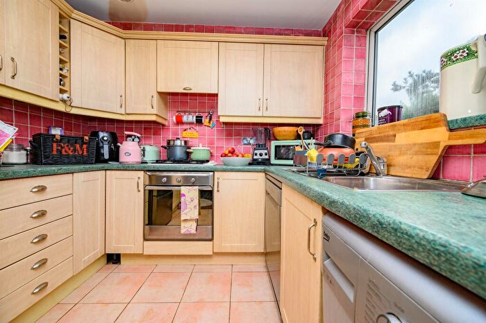 2 Bedroom Apartment For Sale In Watersplash Court, London Colney, St. Albans, AL2