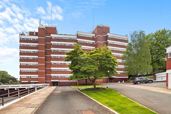 3 Bedroom Flat For Sale In Southwood Park, Southwood Lawn Road, Highgate Village, N6