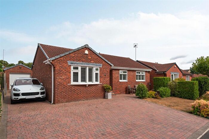 3 Bedroom Detached Bungalow For Sale In Thornbridge Crescent, Chesterfield, S40