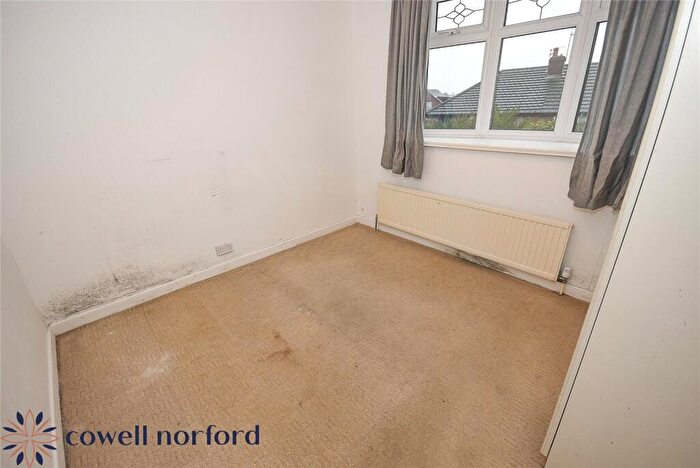 2 Bedroom Bungalow For Sale In Bedford Avenue, Shaw, Oldham, Greater Manchester, OL2