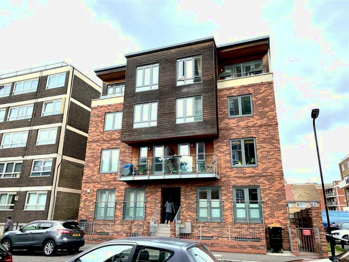 3 Bedroom Flat To Rent In Scriven Street, London, E8