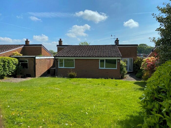 3 Bedroom Detached Bungalow For Sale In Park Road, Leyland, Lancashire, PR25