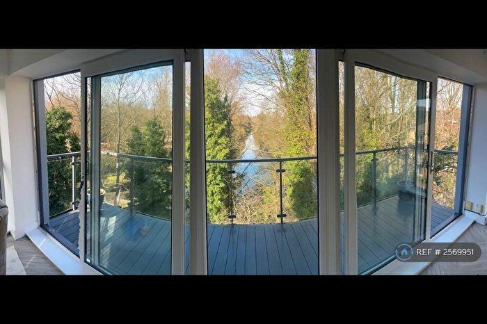 2 Bedroom Flat To Rent In The Embankment, Hemel Hempstead, HP3