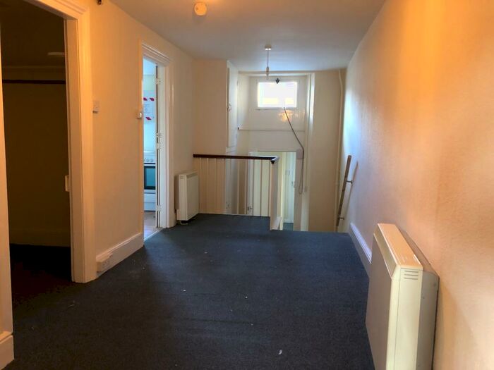 2 Bedroom Flat To Rent In Bedford Square, Tavistock, PL19