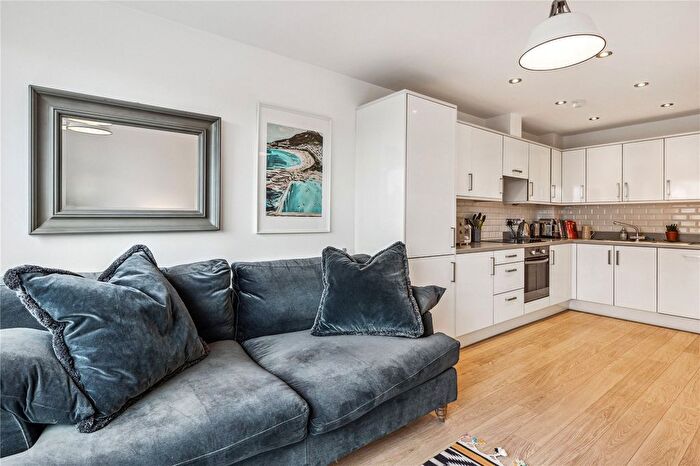 1 Bedroom Flat For Sale In Macaulay Road, London, SW4