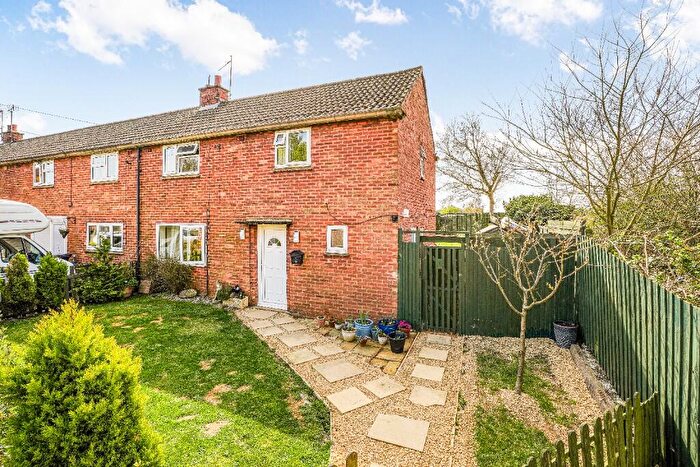 3 Bedroom End Of Terrace House For Sale In West Street, Woodford, NN14